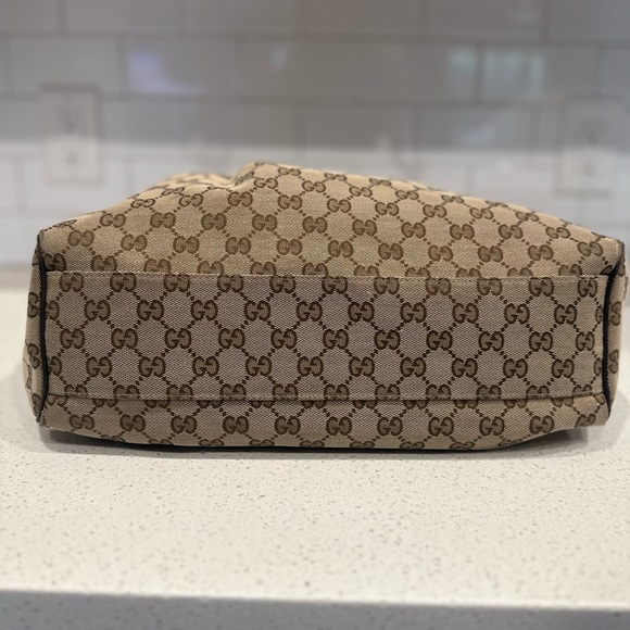 Gucci Handbag - Picture 4 of 16